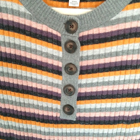 American Eagle Multicolored Striped Long-Sleeved Henley - Picture 5 of 10